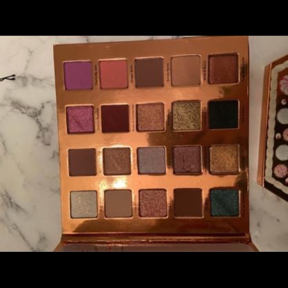 Too faced Make up set